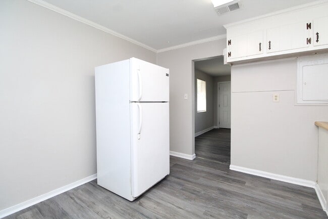 Building Photo - Updated 2 Bedroom Duplex in North Pensacol...
