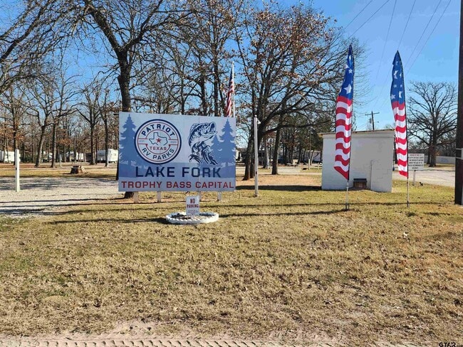 Building Photo - 845B CR 1987