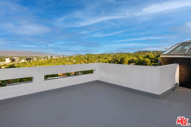 Building Photo - 4533 Estrondo Dr