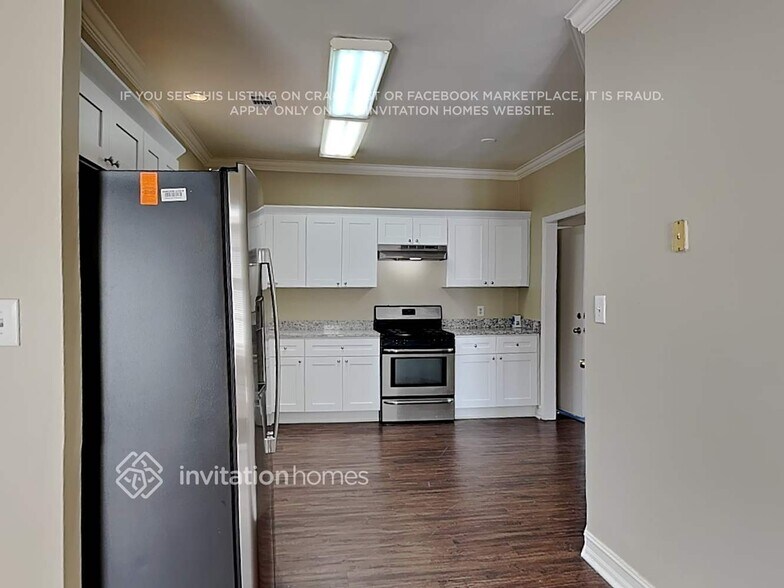 Building Photo - 649 Watson Cove