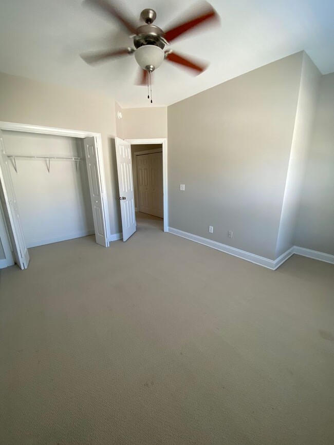 Building Photo - End Unit Townhouse in Pennington Square- A...