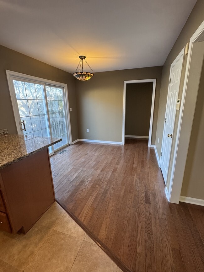 Building Photo - 6060 Oxbridge Dr