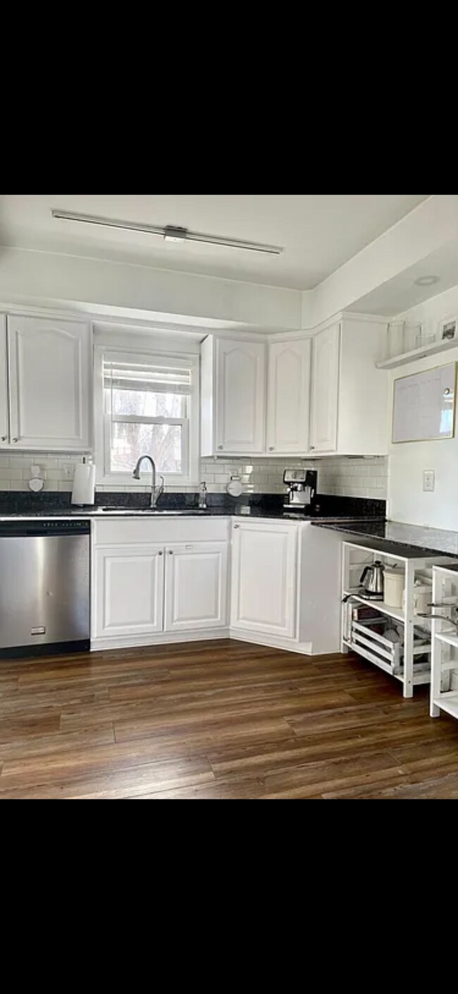 Building Photo - 3529 5th St NE