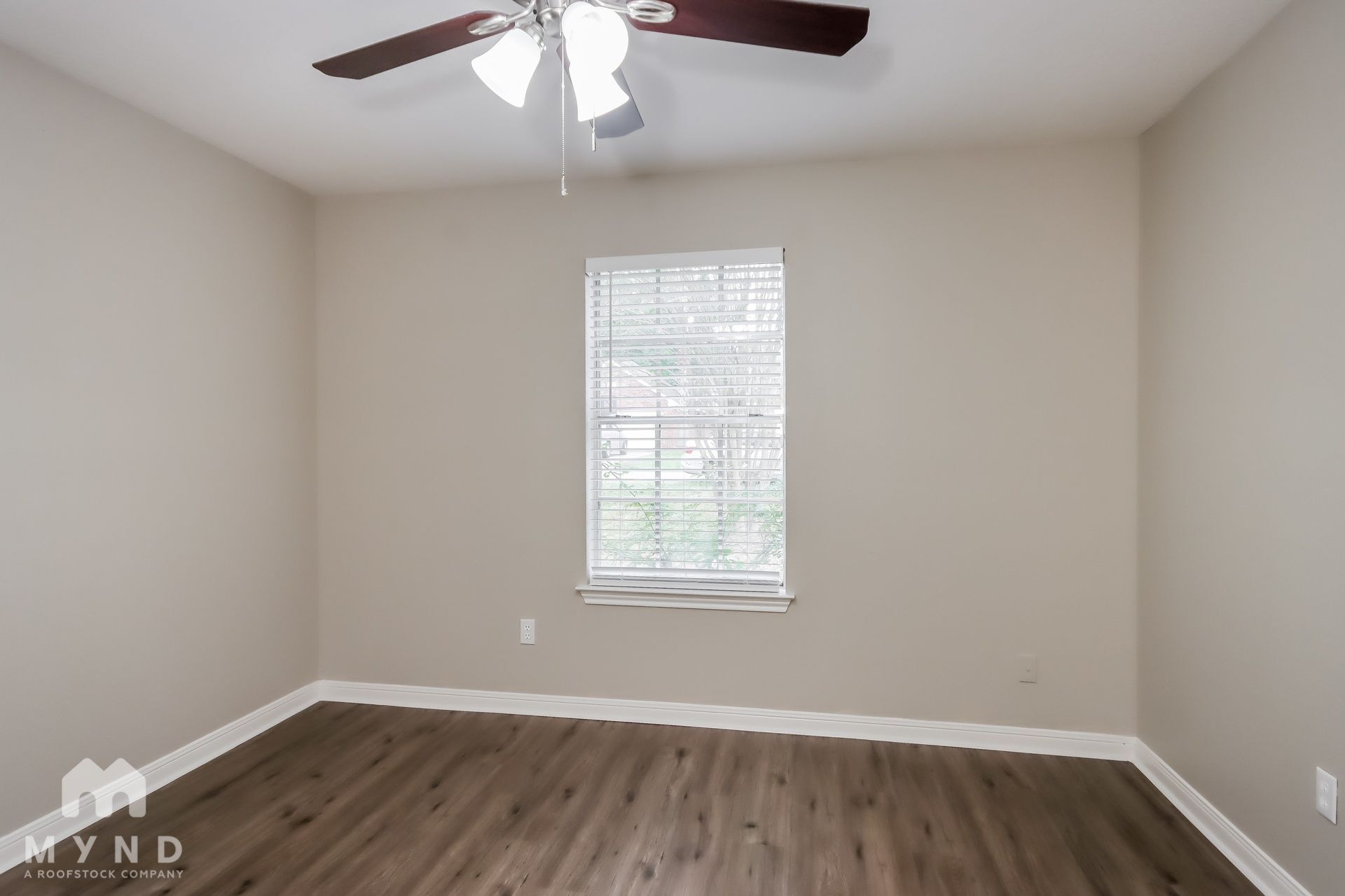 Building Photo - 598 Orangewood Dr