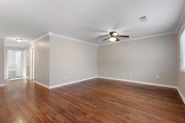 Building Photo - 627 Miles Rd