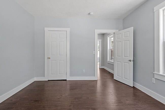 Building Photo - 31 Mill St