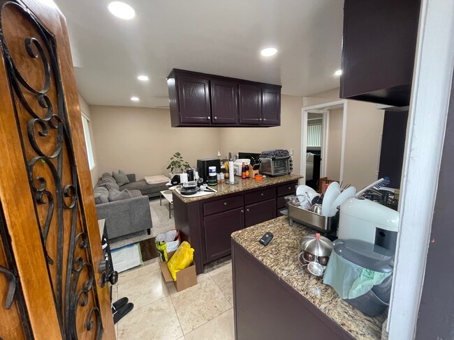 kitchen area - 2118 Ernest Ave