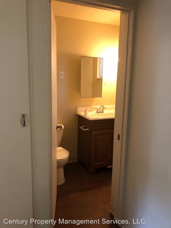 655 Rogue River Hwy 655 Rogue River Hwy Gold Hill OR 97525