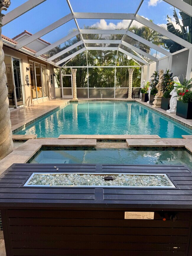 Building Photo - 8561 Lawson Cir