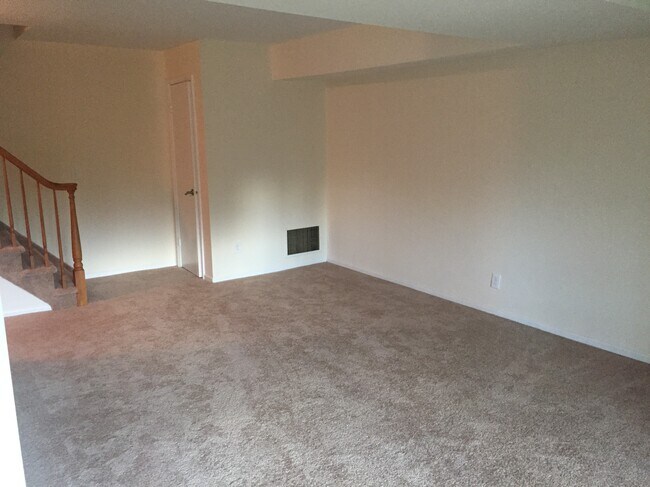 Building Photo - 3605 Royce Ct