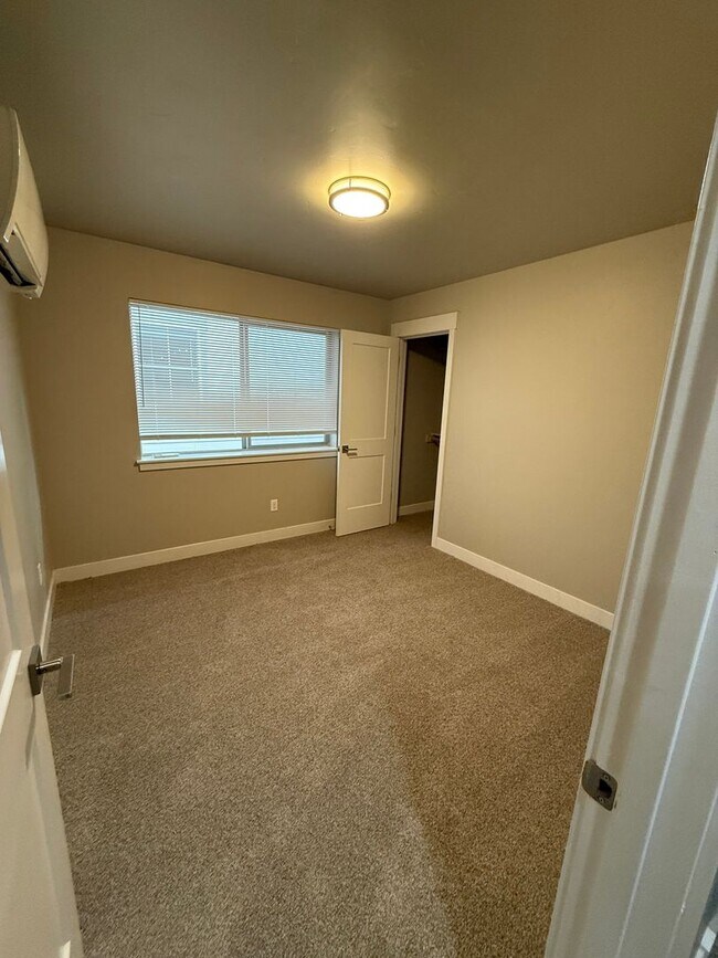 Building Photo - ree20124