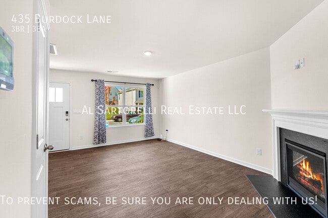 Building Photo - 435 Burdock Ln