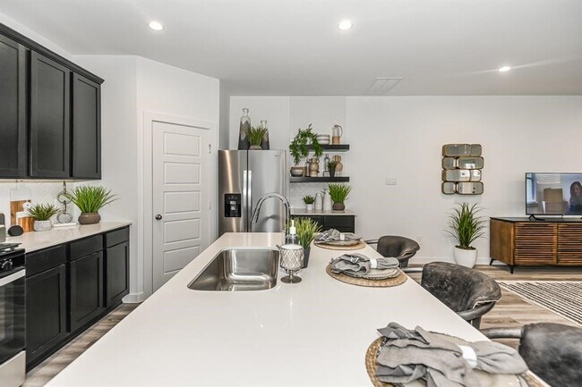 Building Photo - 2930 Crown Gate Dr