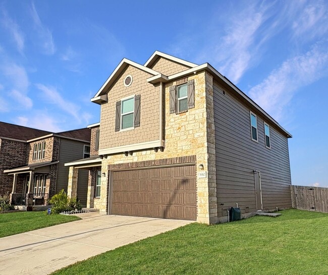 Building Photo - Contemporary Living in Seguin – Over 2,400 Sq Ft of Comfort