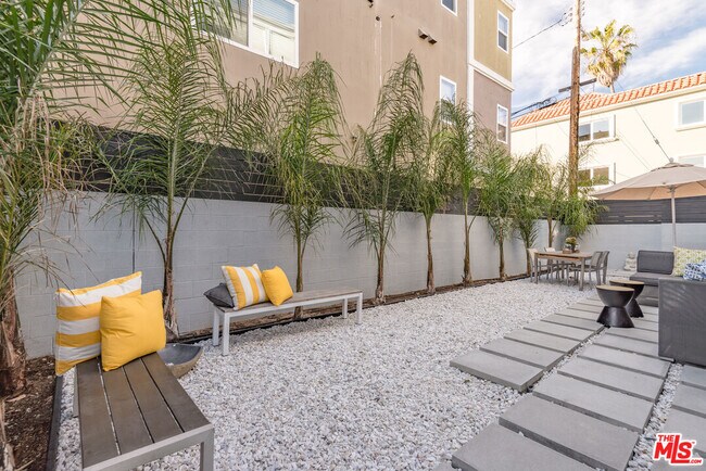 Building Photo - 3109 Strongs Dr