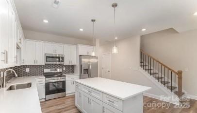 Building Photo - 9247 Eleanor Dr