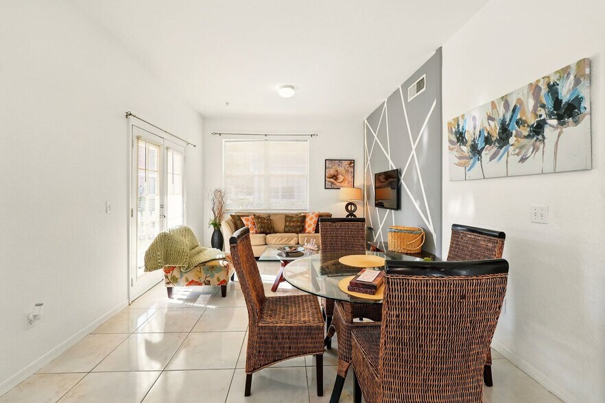 Building Photo - 4005 Venetian Bay Dr