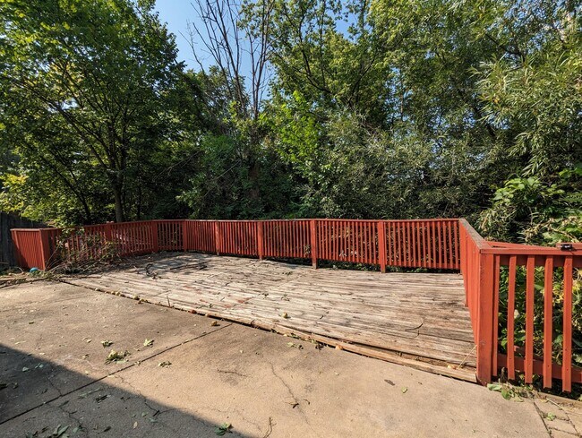 Building Photo - 532 Pleasure Dr