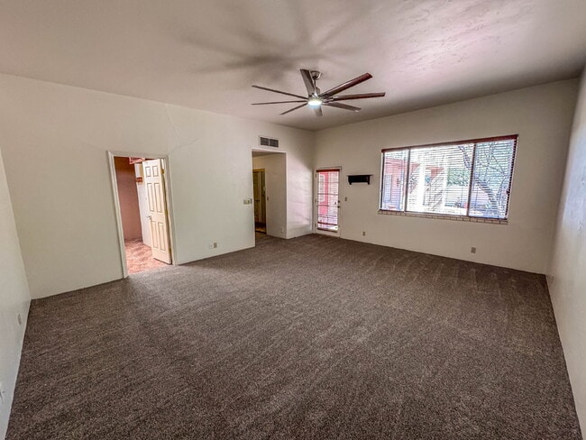Building Photo - Single Story Foothills Home with Brand New Carpet in all Bedrooms!