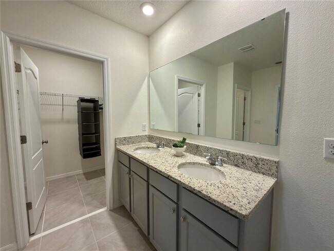 Building Photo - 9004 Tuscan Cypress St