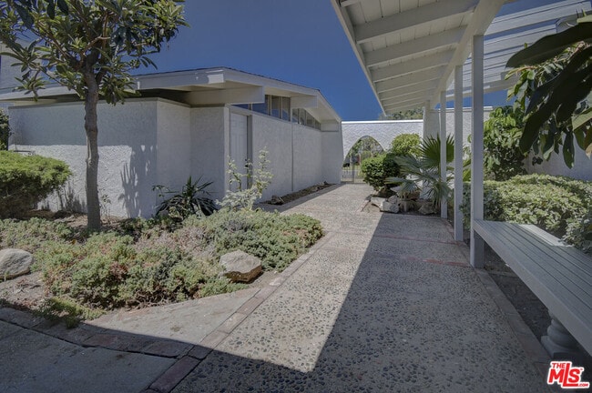 Building Photo - 5452 Rockledge Dr