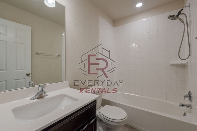 Building Photo - 2004 Mallard Ct