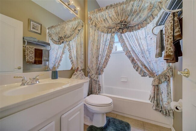 Building Photo - 2234 Fenton Ave