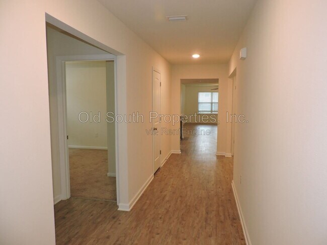 Building Photo - 5780 Blackhorse Cir