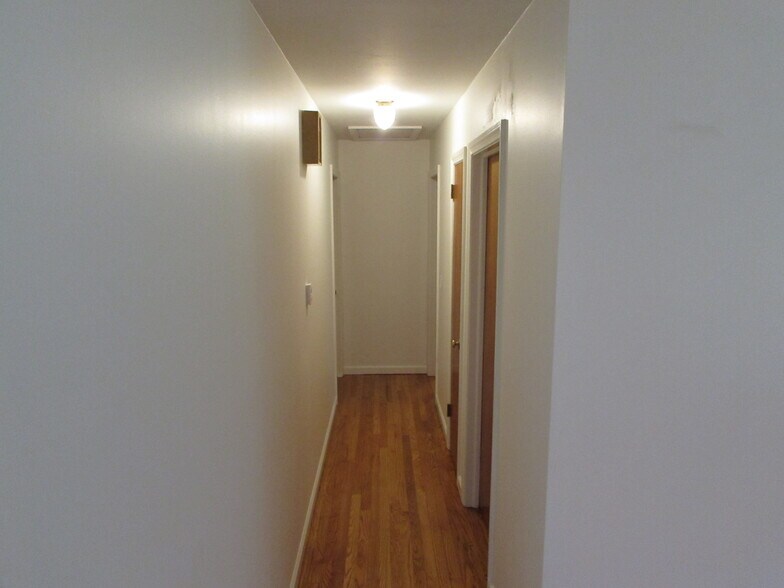 Hallway leading to bathroom and 2 bed - 97 Scrub Oak Rd