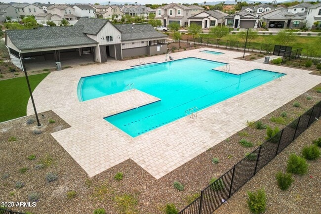 Building Photo - 4811 E Village Dr