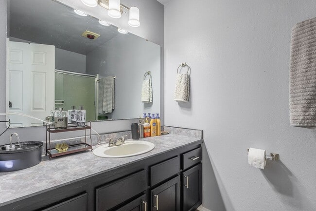 Building Photo - Newly Renovated 3 bed 2 bath home in the heart of MERIDIAN