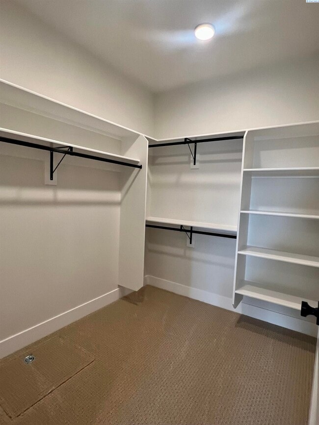 Building Photo - FOR RENT West Village Rambler with RV Bay