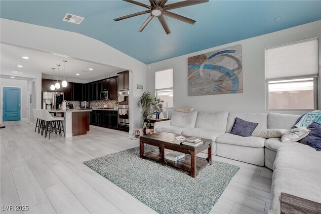 Building Photo - 10597 Cloud Whisper Dr