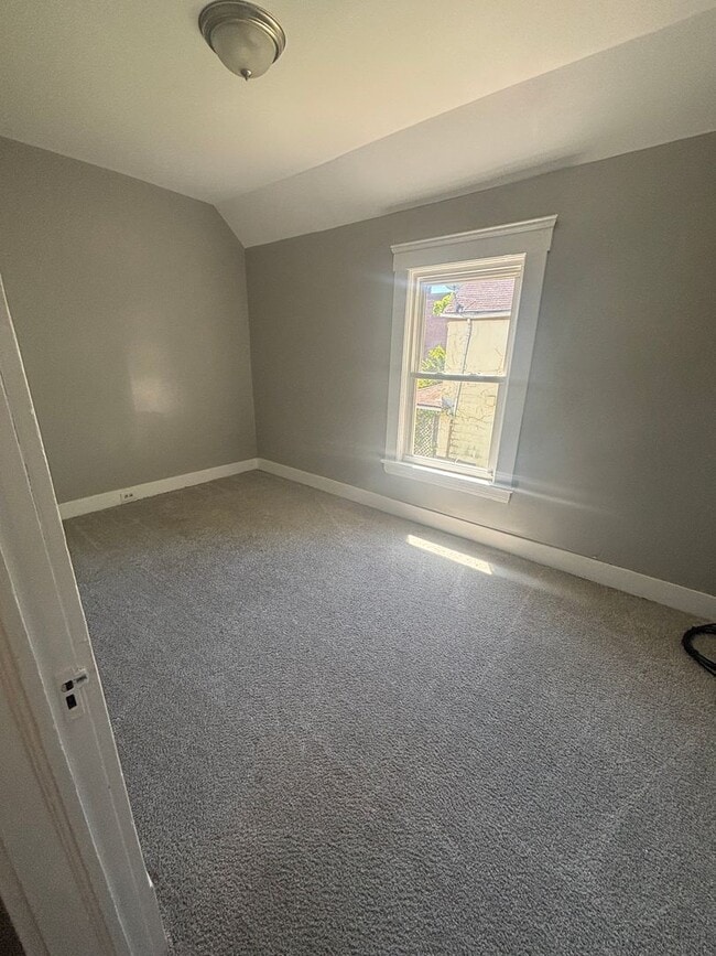Building Photo - 3-Bedroom Colonial with full basement AVAILABLE IMMEDIATELY-(Private paying Tenants)