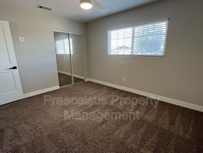 Building Photo - 5741 Calle Sal Si Puedes