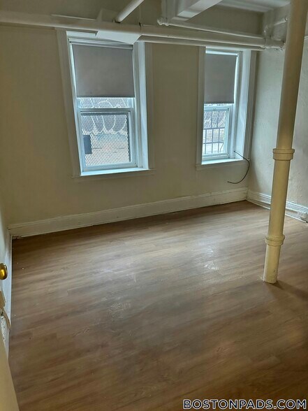 Building Photo - 1185 Boylston St