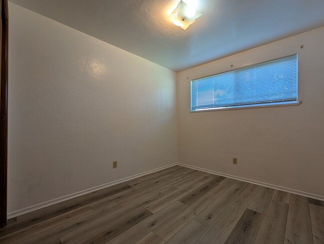 Building Photo - Great 2 bed/1 bath duplex in Santa Clara!