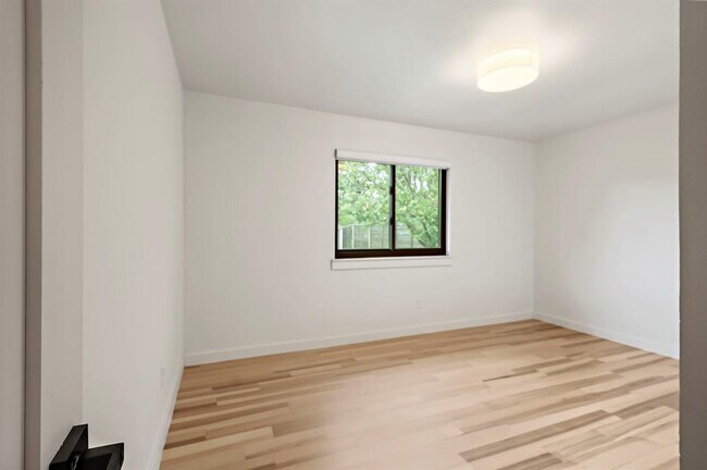 Building Photo - 7700 Manassas Dr