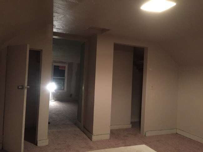 Building Photo - 751 Oakland Park Ave