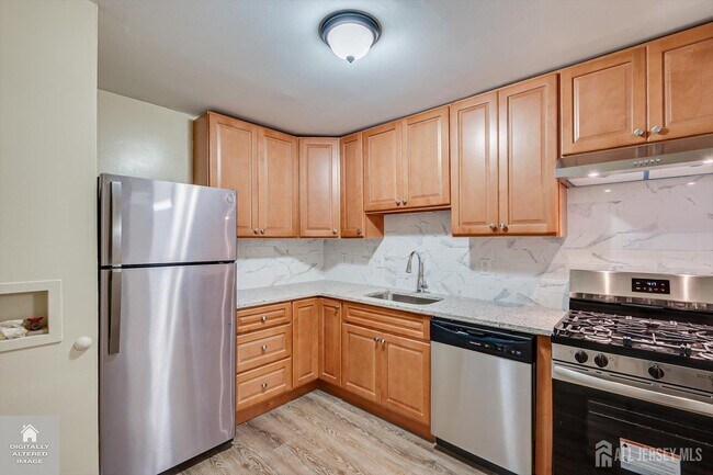 Building Photo - 434 College Dr