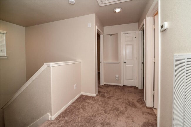 Building Photo - 3514 Clearview Cir