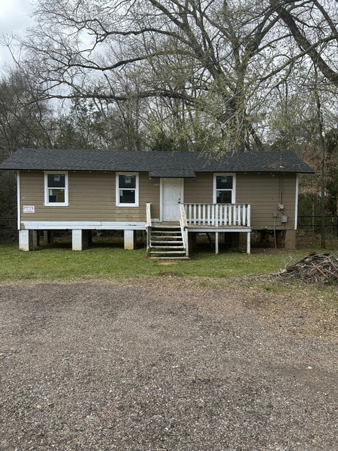 Building Photo - 326 W College St