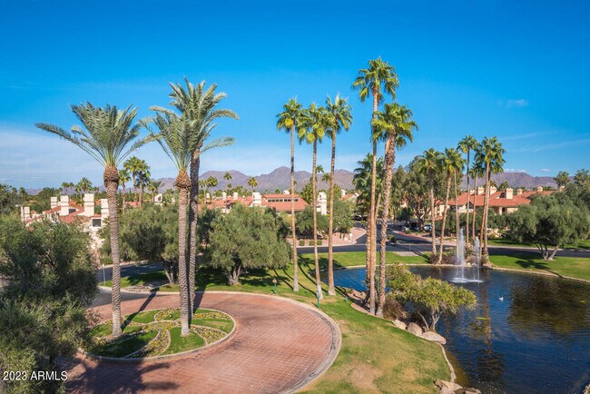 Building Photo - 9708 E Vía Linda