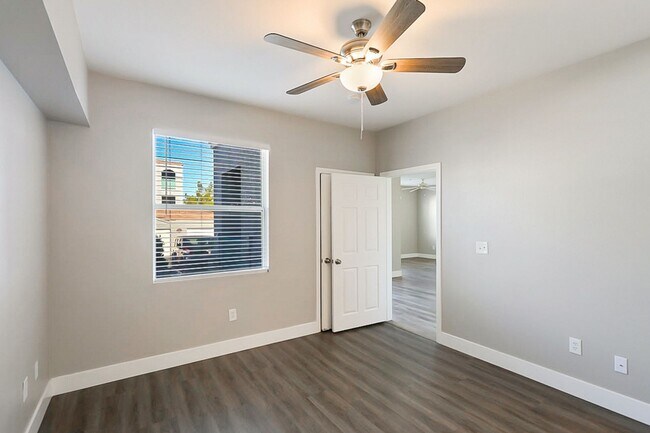 Building Photo - 2 Suite 1st Floor Condo In Gated Northwest...