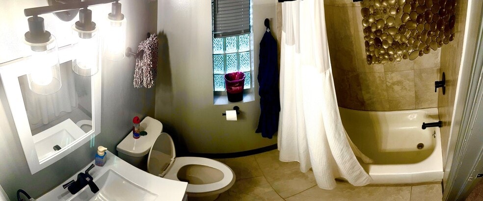 Building Photo - 9000 S Wabash Ave