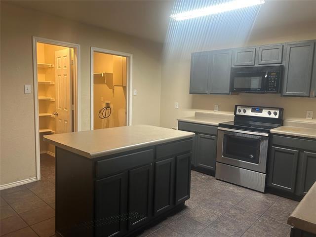 Building Photo - 3505 Truman St