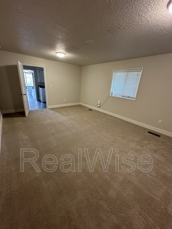Building Photo - 7730 SW Eaker Pl
