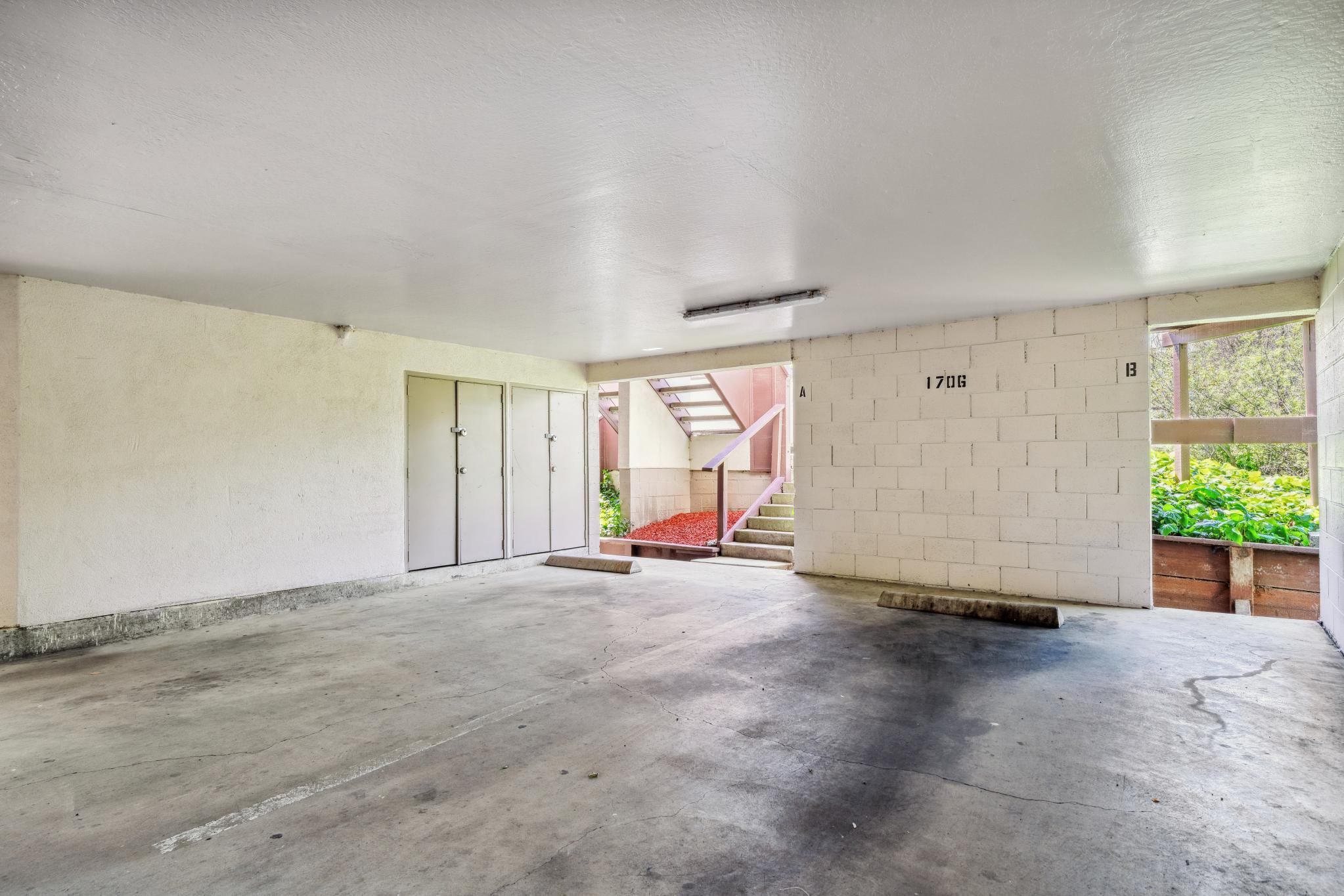 Building Photo - 1706 Dalessi Dr