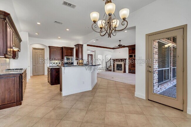 Building Photo - 350 Pine Valley Dr