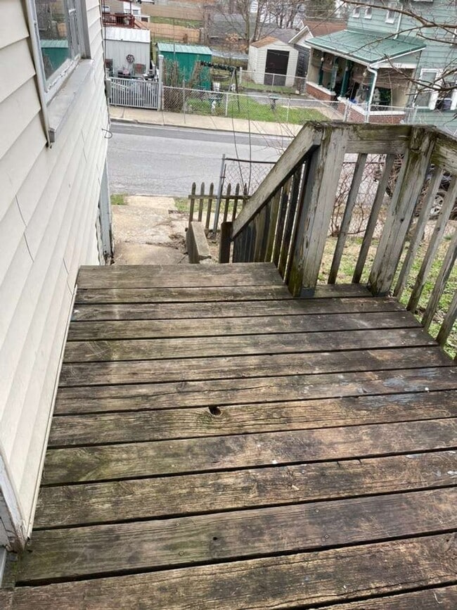 Building Photo - 436 Crawford Ave